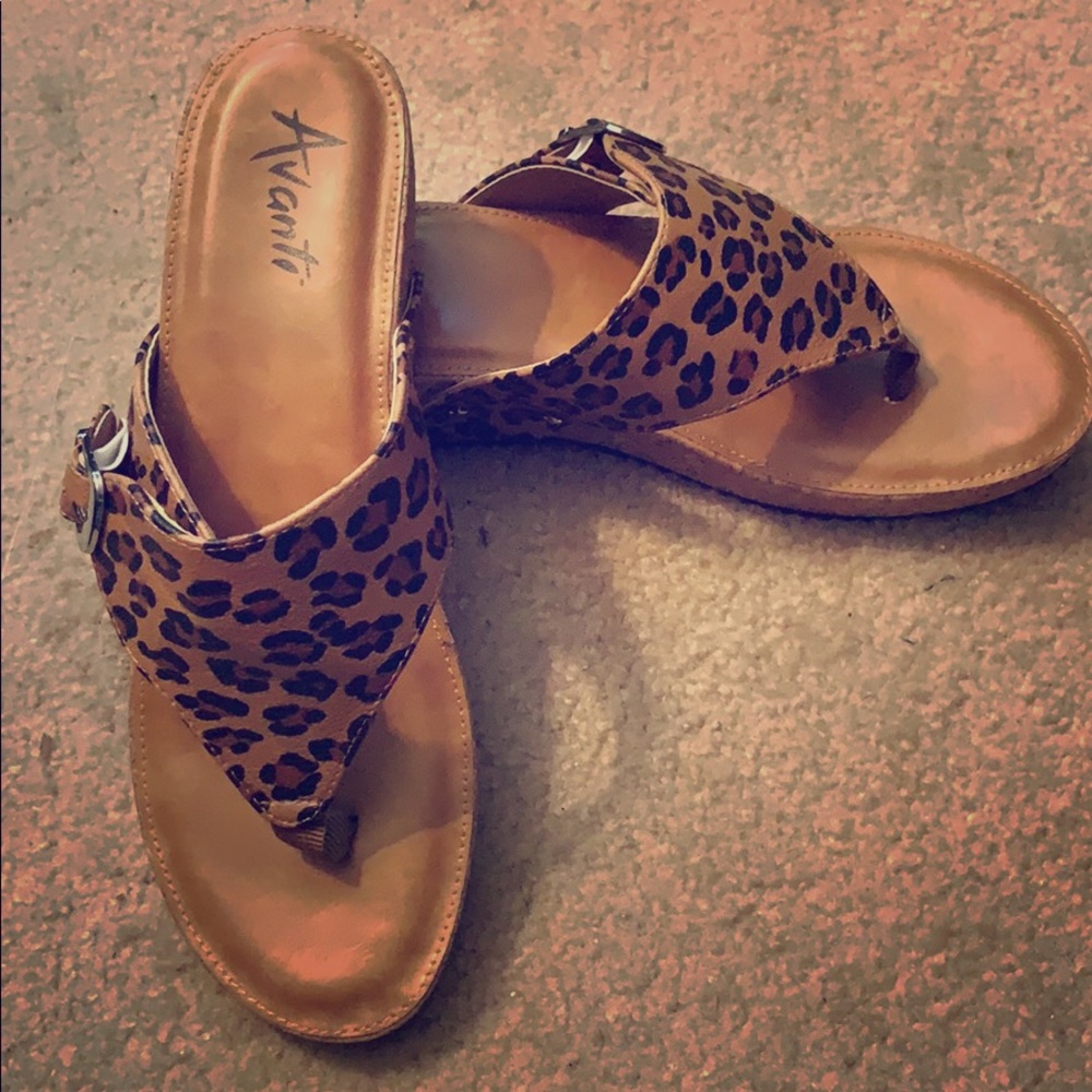 Avanti heeled flip flops size 10